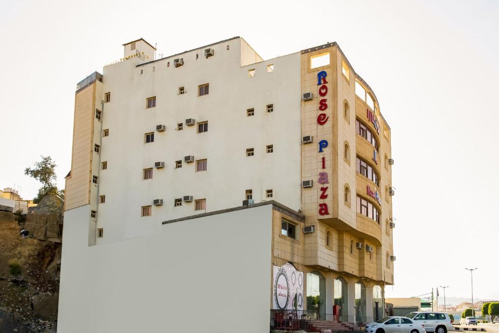 Oyo 525 Rose Plaza1