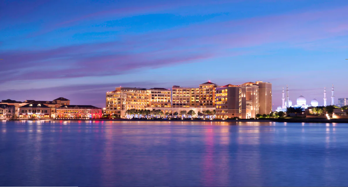 The Ritz-Carlton Abu Dhabi, Grand Canal